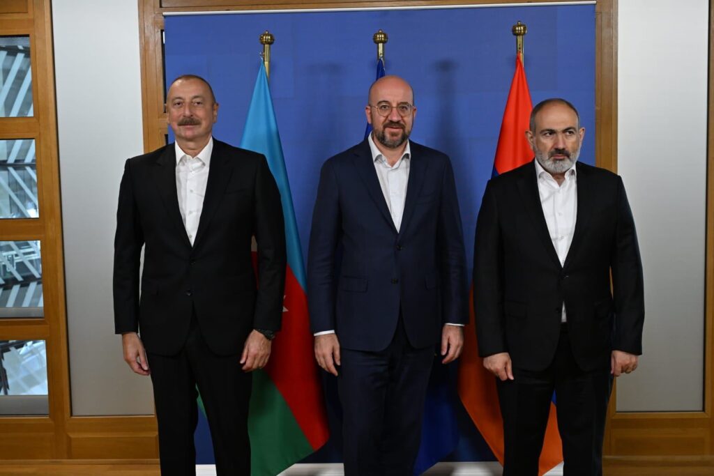 ბრიუსელში ილჰამ ალიევის, ნიკოლ ფაშინიანისა და შარლ მიშელის შეხვედრა იმართება