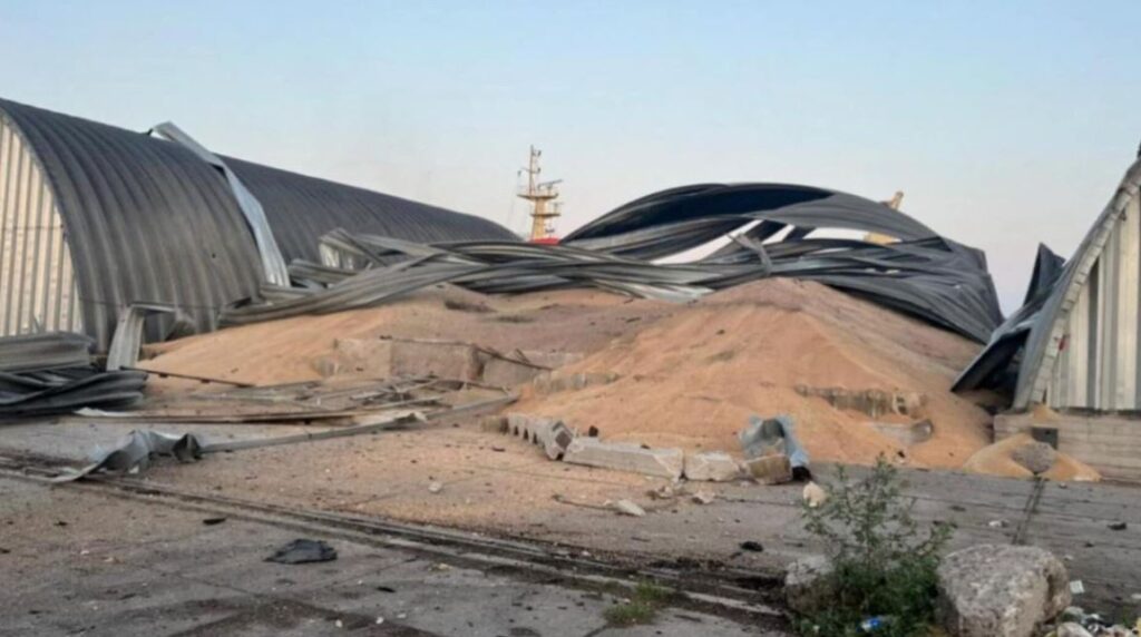 „როიტერი“ - რუსეთის მიერ ოდესაზე განმეორებითი თავდასხმის შედეგად განადგურდა მარცვლეულის საწყობი, დაშავდა პორტის ოთხი თანამშრომელი