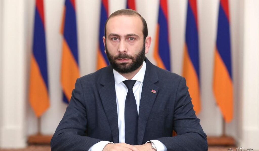 სომხეთის საგარეო საქმეთა მინისტრი - ვუსამძიმრებ მოძმე ქართველ ხალხს და საქართველოს ხელისუფლებას ამ მძიმე წუთებში, ხოლო დაღუპულთა ნათესავებს გამძლეობას და მოთმინებას ვუსურვებ