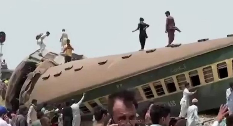 სამხრეთ პაკისტანში მატარებელი რელსებიდან გადავიდა, რის შედეგადაც, სულ მცირე, 19 ადამიანი დაიღუპა, 50 კი დაშავდა