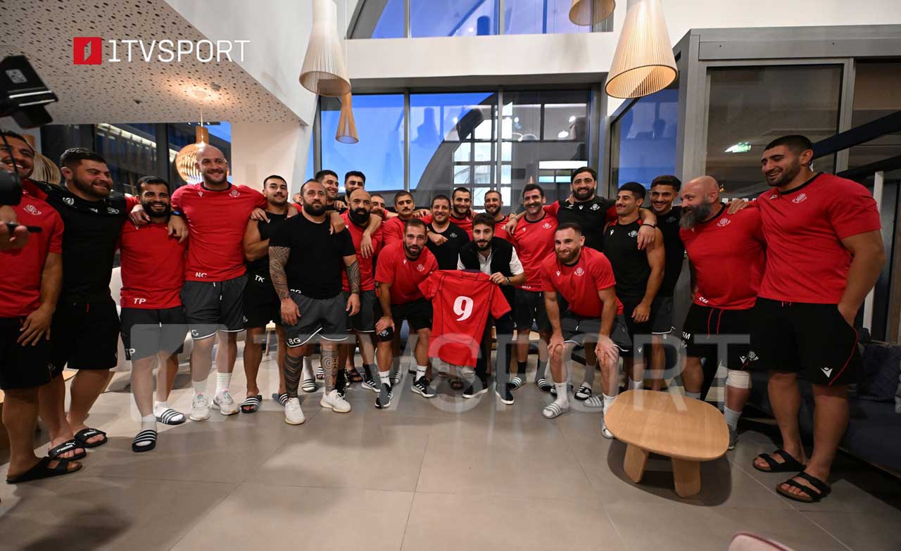 ზურიკო დავითაშვილი ბორდოში ქართველ მორაგბეებს შეხვდა და ფიჯისთან თამაშის წინ წარმატება უსურვა #1TVSPORT