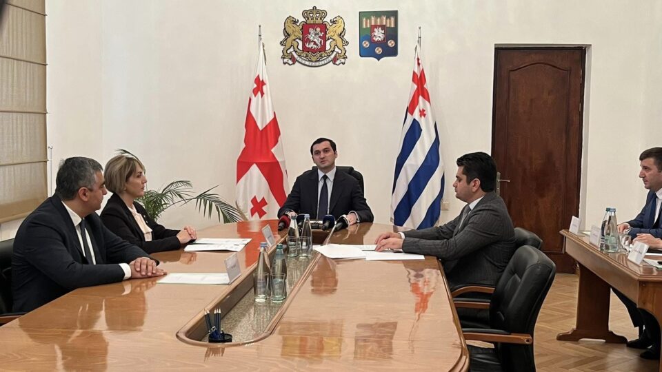 თორნიკე რიჟვაძე - 2024 წლის აჭარის ავტონომიური რესპუბლიკის ბიუჯეტი განისაზღვრა 700 მილიონი ლარით და პირველად ნაერთი ბიუჯეტი მილიარდიან ნიშნულს მიუახლოვდა