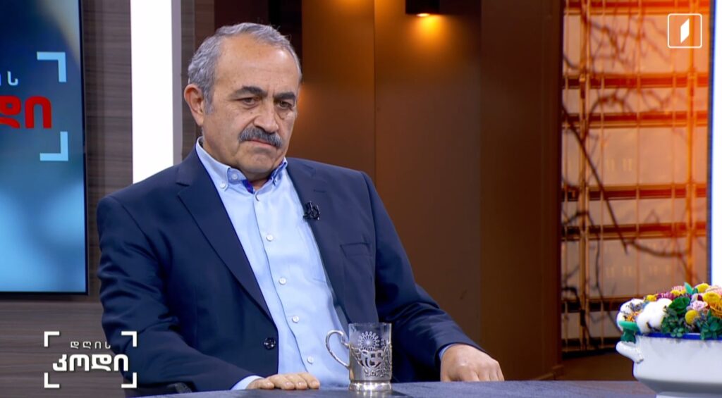 ეპოქა და ნოდარ კაკაბაძე – როგორ შექმნა ნოდარ კაკაბაძემ თავისი იმიჯი იმ ეპოქაში, სადაც ყველა ერთმანეთს ჰგავდა – ალექსანდრე კარტოზია – პროფესორი, გერმანისტი
