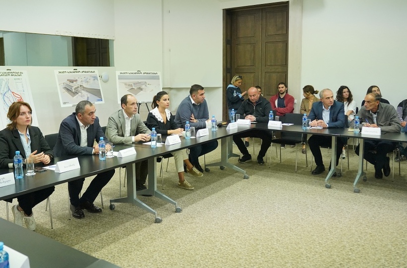 ლევან დავითაშვილმა გუდაურში 2023 – 2024 წლების ზამთრის ტურისტული სეზონი ადგილობრივი ბიზნესის წარმომადგენლებთან განიხილა