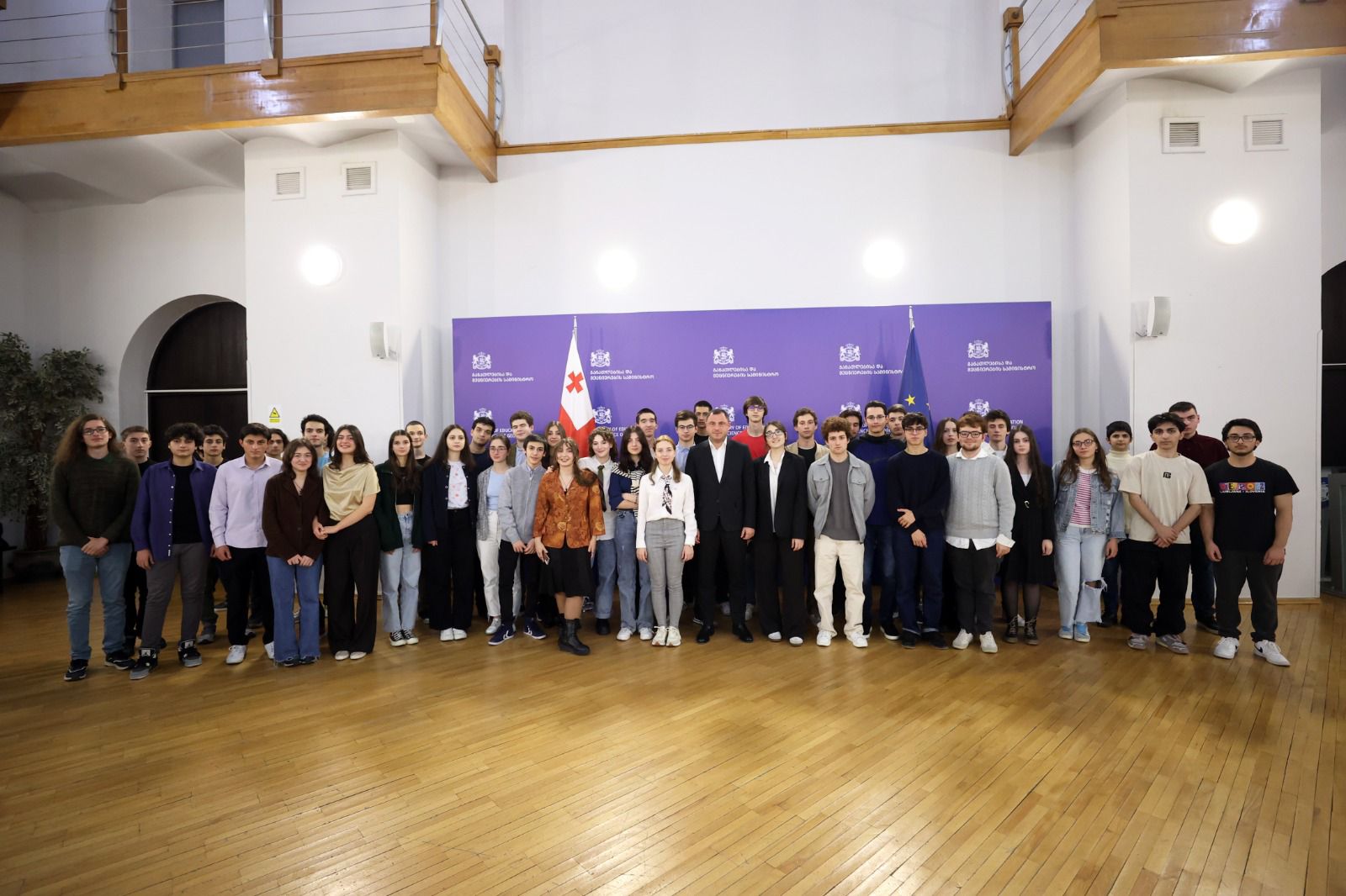 გიორგი ამილახვარი საერთაშორისო ოლიმპიადებში გამარჯვებულ მოსწავლეებს შეხვდა