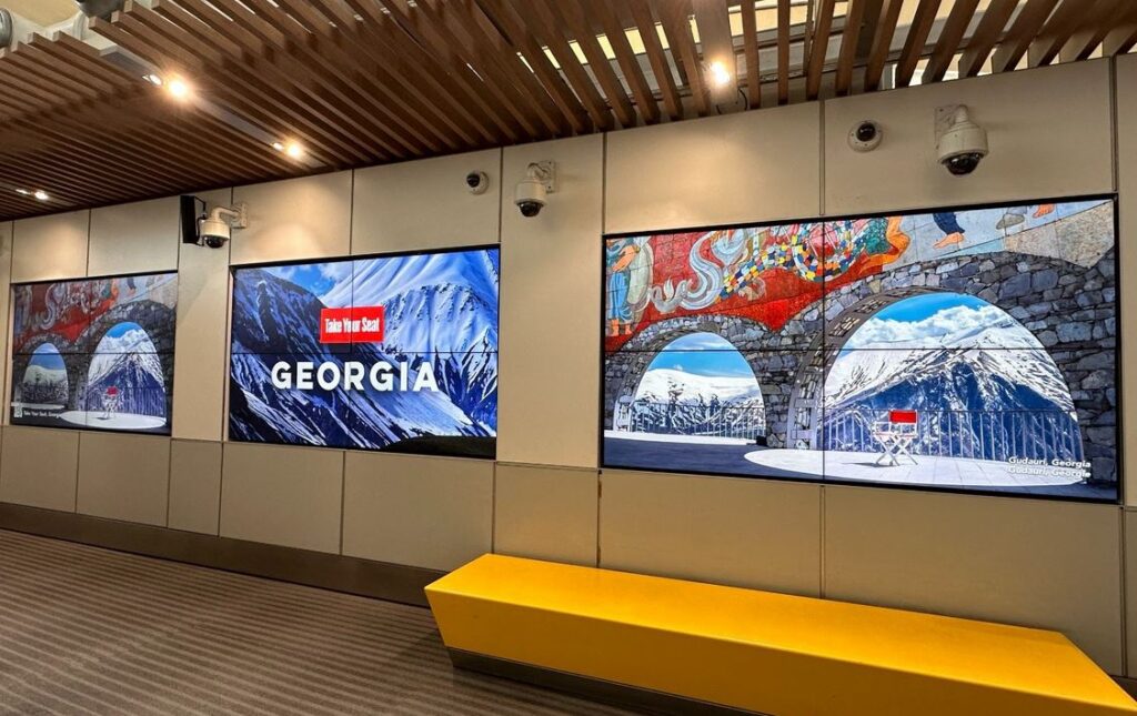ტორონტოს საერთაშორისო აეროპორტში საქართველოს სხვადასხვა კუთხის ამსახველი ფოტოები განთავსდა