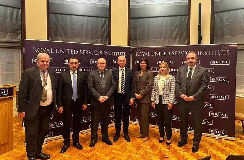 თავდაცვისა და უშიშროების კომიტეტის დელეგაცია ლონდონში შეხვედრებს მართავს