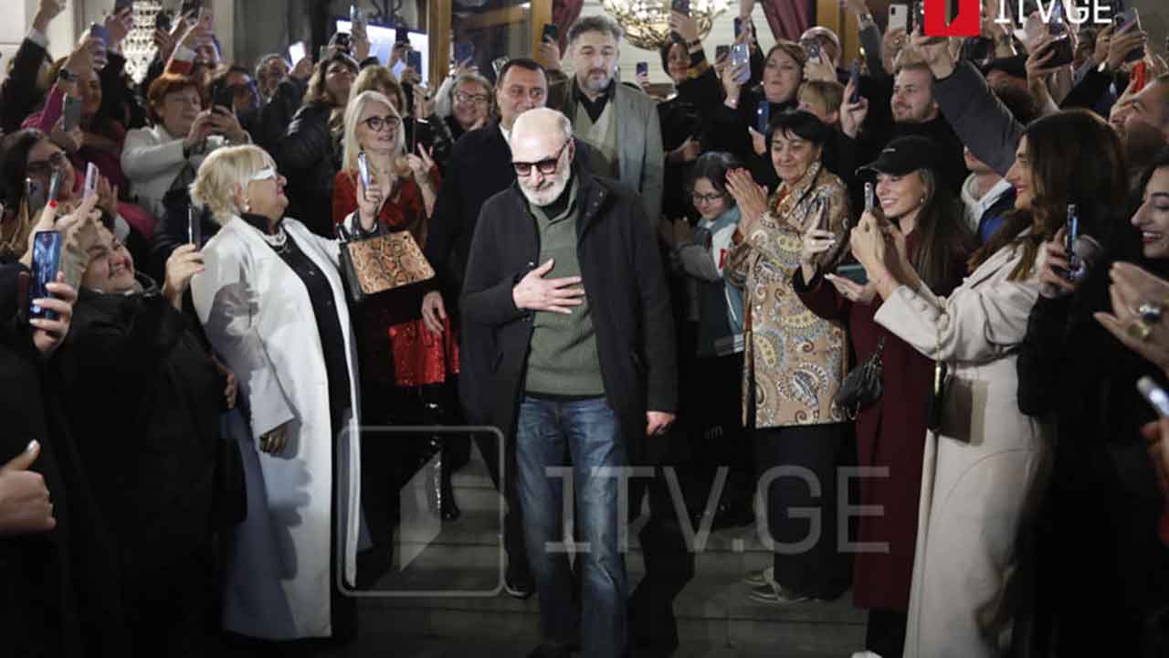 მარჯანიშვილის თეატრის წინ ზურაბ ყიფშიძის ვარსკვლავი გაიხსნა