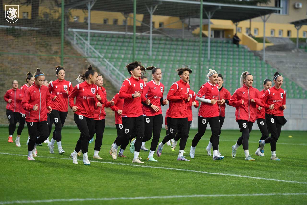 საქართველოსა და ლუქსემბურგის ქალთა ნაკრებების მატჩი მიხეილ მესხის სათადარიგო მოედანზე განახლდა #1TVSPORT