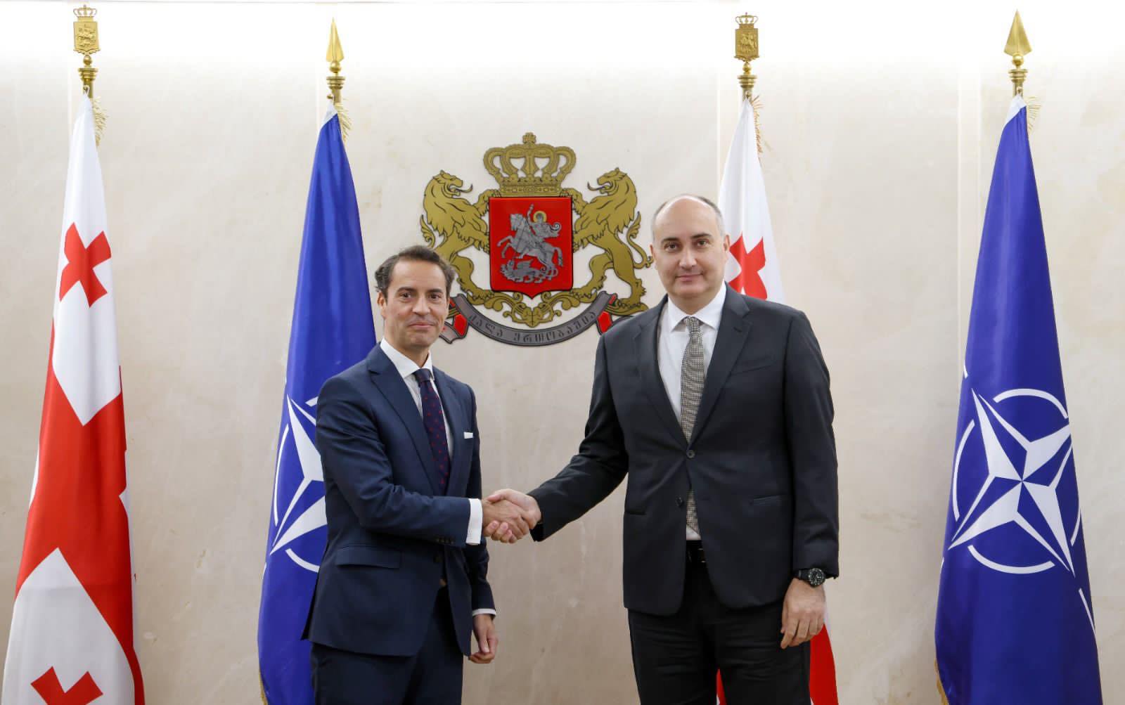 ჯუანშერ ბურჭულაძე ხავიერ კოლომინას შეხვდა