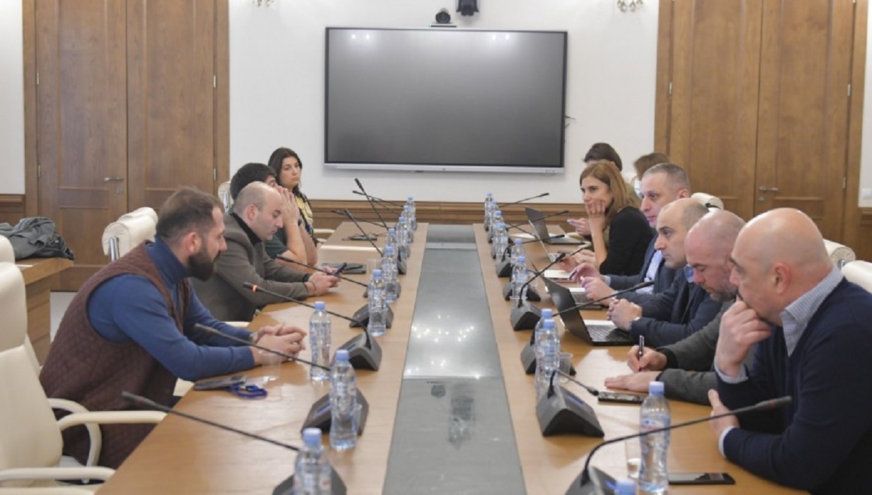 აგრარულ საკითხთა კომიტეტის თემატური მოკვლევის ჯგუფმა სოფლის მეურნეობის დარგში ფინანსებზე ხელმისაწვდომობის თაობაზე მოსმენა გამართა
