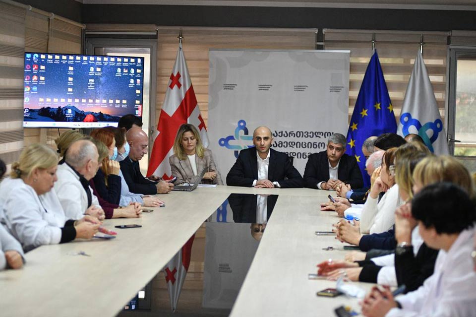 ჯანდაცვის მინისტრის მოადგილე რესპუბლიკური საავადმყოფოს თანამშრომლებს შეხვდა