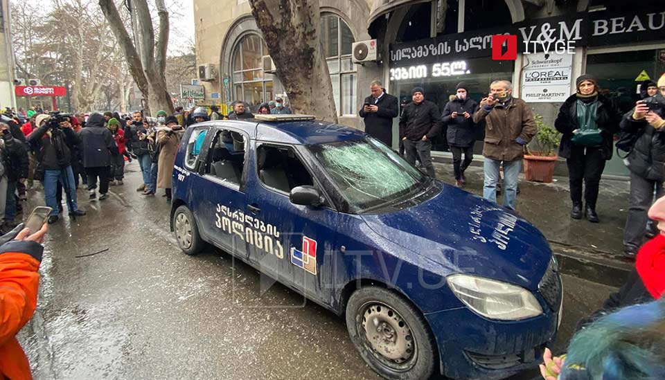 აღსრულების ეროვნულ ბიუროში უარყოფენ ინფორმაციას გამოსახლების პროცესის დროს წიწაკის სპრეის გამოყენებაზე და აცხადებენ, რომ წიწაკის სპრეი თავად ბინაში მყოფმა პირებმა გამოიყენეს