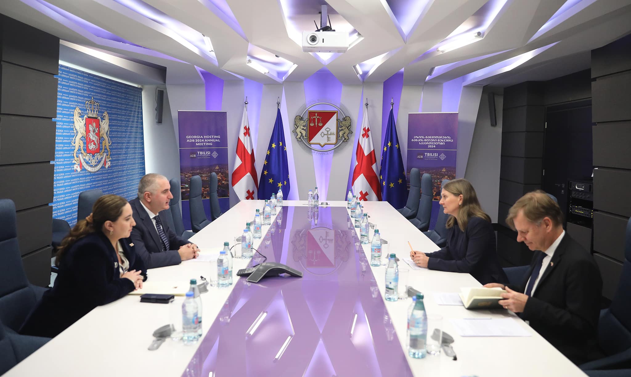 ლაშა ხუციშვილმა შვედეთის ელჩთან გაცნობითი ხასიათის შეხვედრა გამართა