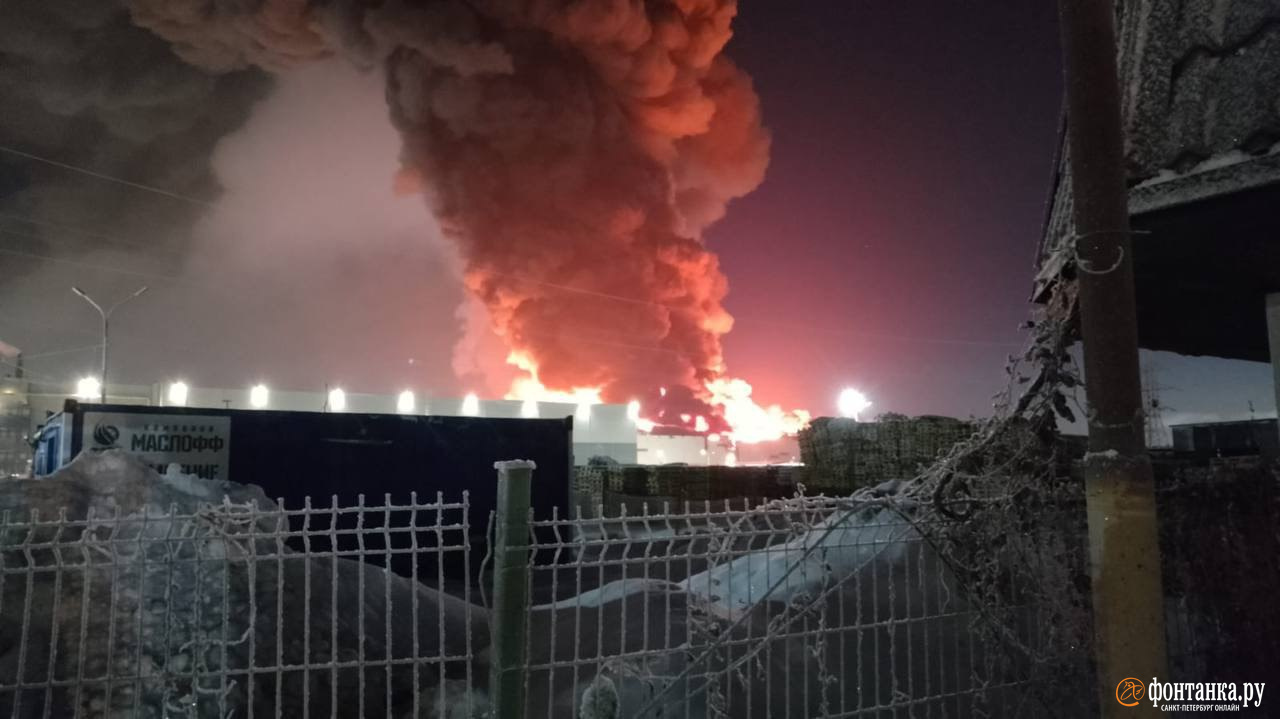 ვოლგოგრადში მსხვილ ნავთობგადამამუშავებელ საწარმოს ცეცხლი გაუჩნდა
