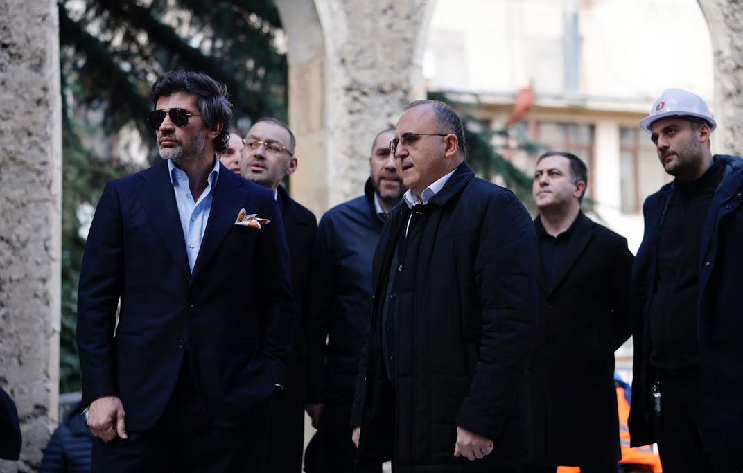 კახა კალაძე რუსთაველის გამზირისა და მთაწმინდის პარკის დამაკავშირებელი საბაგირო გზის სამშენებლო-სარეაბილიტაციო სამუშაოებს გაეცნო