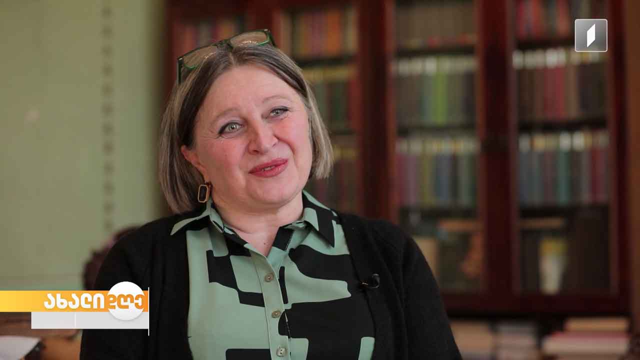 ასომთავრულით გადაწერილი „ვეფხისტყაოსანი“ - ქუთაისელი მასწავლებლის, ნინო თურქიას ორწლიანი შრომა საინტერესო ისტორიით