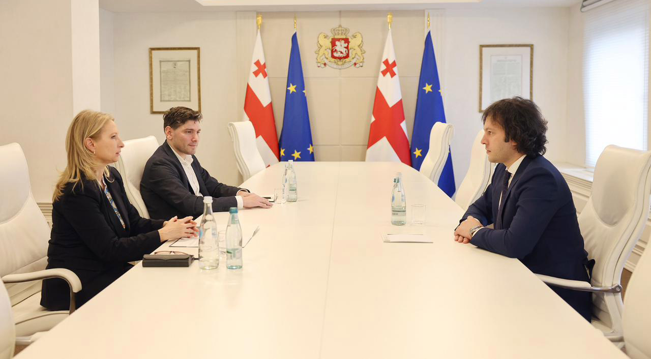 ირაკლი კობახიძე ეროვნული ბანკისა და „ლიბერთი ბანკის“ წარმომადგენლებს შეხვდა - 150 000-ზე მეტ პენსიონერს სესხის პროცენტი შეუმცირდება