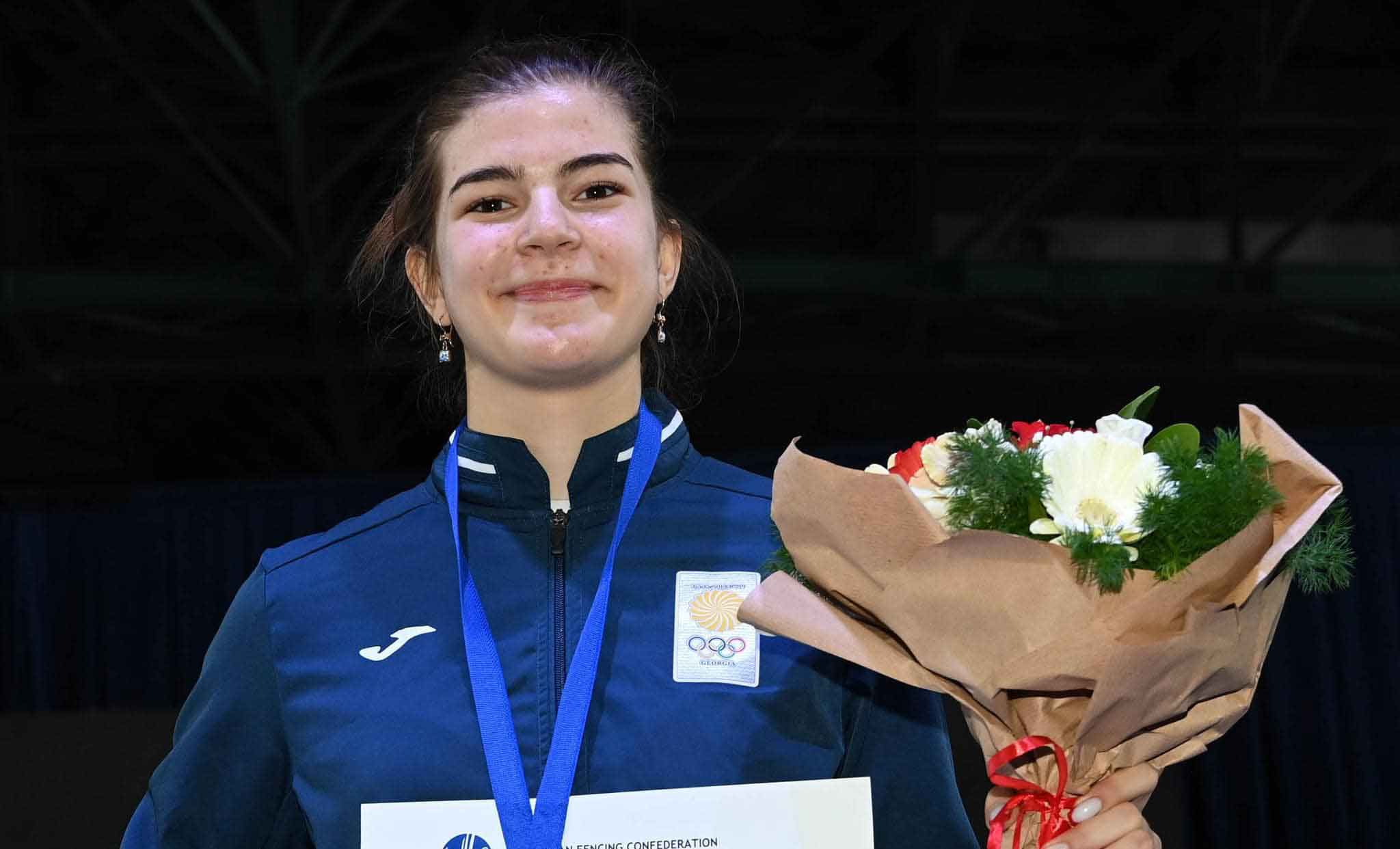 კადეტ მოფარიკავეთა ევროპის ჩემპიონატზე 16 წლის ალექსანდრა კუვაევამ ბრინჯაოს მედალი მოიპოვა #1TVSPORT