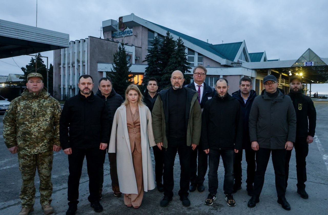 დენის შმიგალი აცხადებს, რომ დელეგაციასთან ერთად პოლონეთის საზღვართან იმყოფებოდა, თუმცა პოლონეთის მხრიდან შესახვედრად არავინ მივიდა