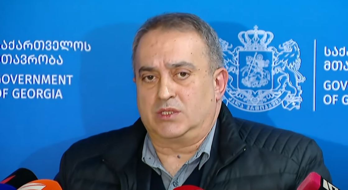 რესპუბლიკური საავადმყოფოს ექიმი აცხადებს, რომ იმ თანამშრომლებს, რომლებმაც კომპენსაცია მიიღეს, სურვილის შემთხვევაში, საავადმყოფოში მუშაობის გაგრძელების საშუალება ექნებათ
