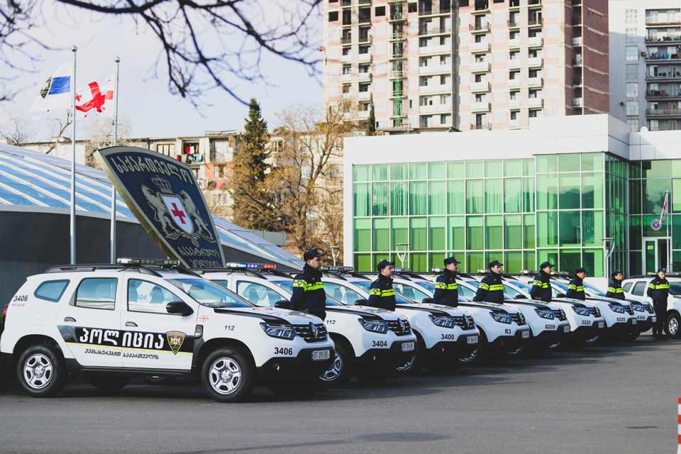 საპატრულო პოლიციის ავტოპარკი 20 ახალი მაღალი გამავლობის ავტომობილით განახლდა