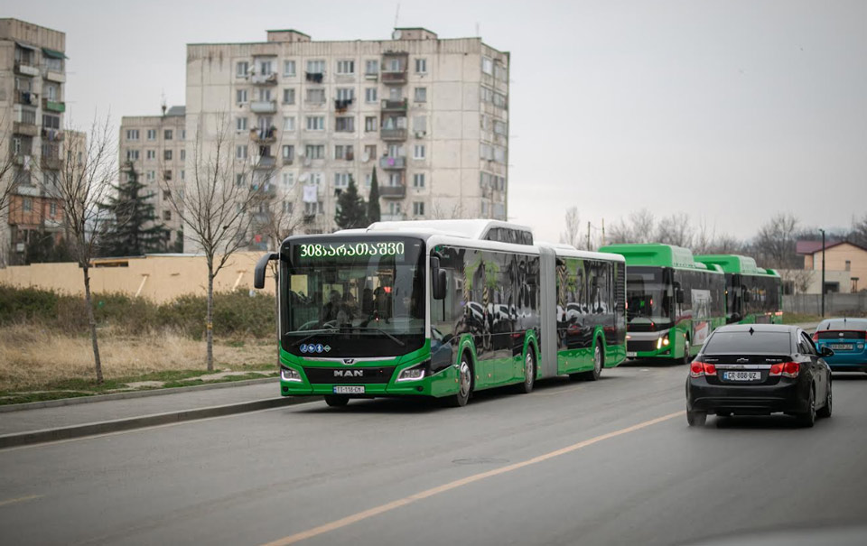 18-მეტრიანი ავტობუსებით N308 მარშრუტის მგზავრებიც გადაადგილდებიან