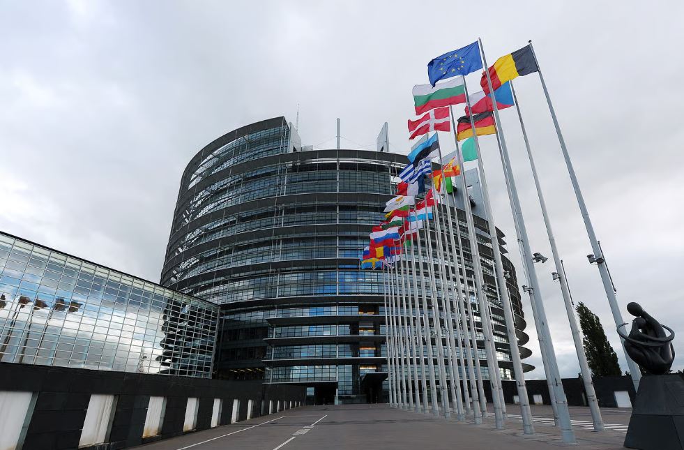 ევროპარლამენტმა დაამტკიცა კანონი, რომელიც ევროკავშირის სანქციების დარღვევისა და გვერდის ავლისთვის სასჯელს ითვალისწინებს