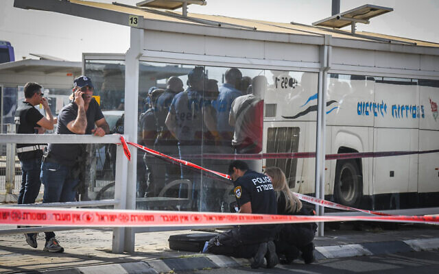 ისრაელის ქალაქ ბერშევაში დანით შეიარაღებული მამაკაცი ავტობუსების ცენტრალურ სადგურში ადგილობრივ მცხოვრებს დაესხა თავს