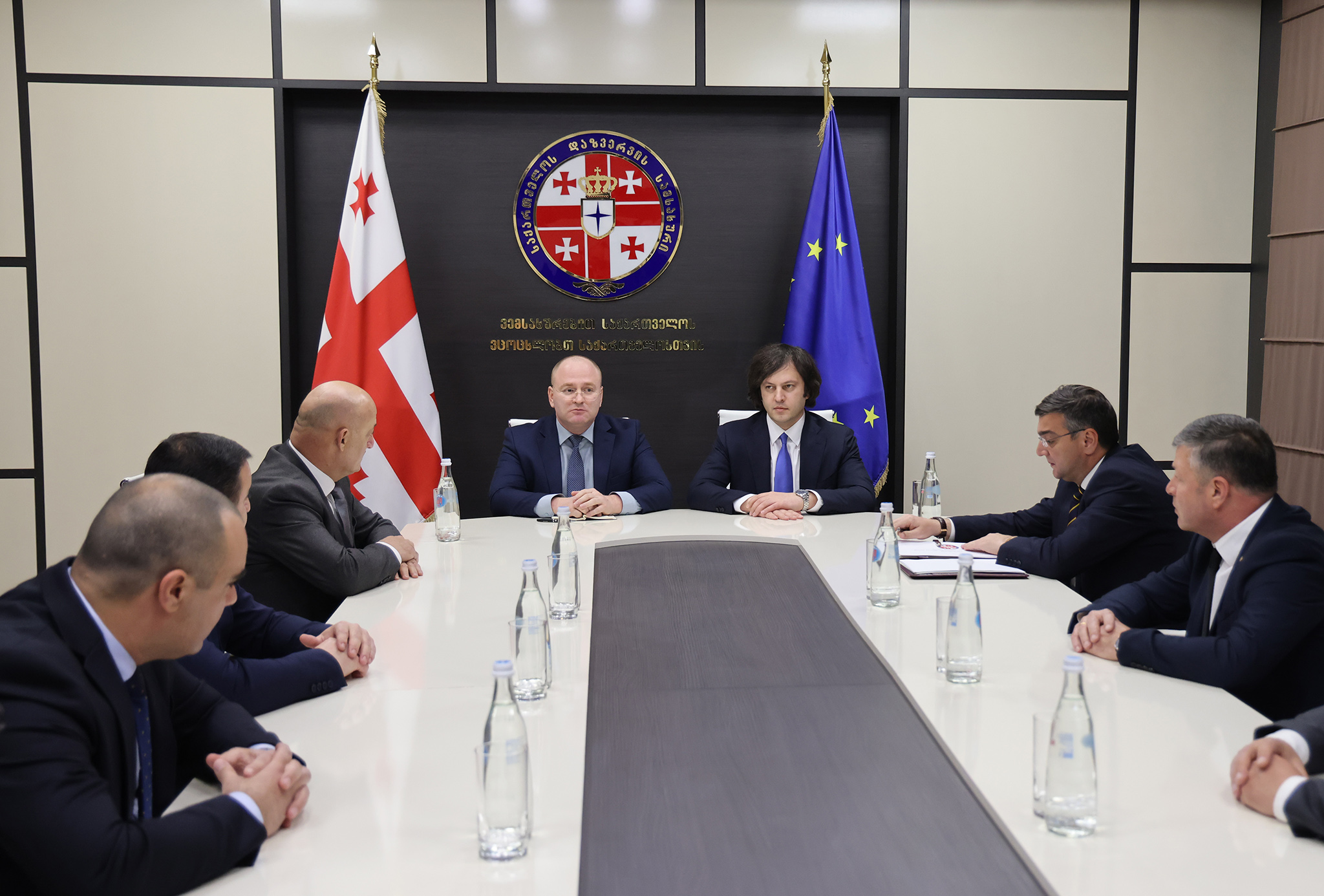 ირაკლი კობახიძემ დაზვერვის სამსახურის თანამშრომლებს ახალი უფროსი, ირაკლი ბერაია წარუდგინა