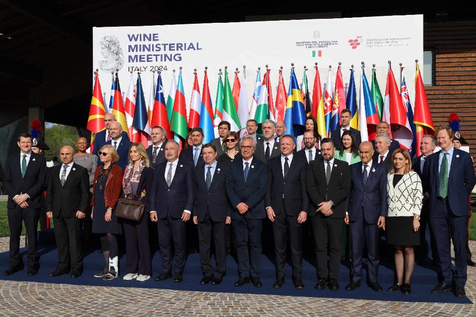 ოთარ შამუგია ვაზისა და ღვინის საერთაშორისო ორგანიზაციის 100 წლის საიუბილეო თარიღთან დაკავშირებულ მინისტერიალზე სიტყვით გამოვიდა
