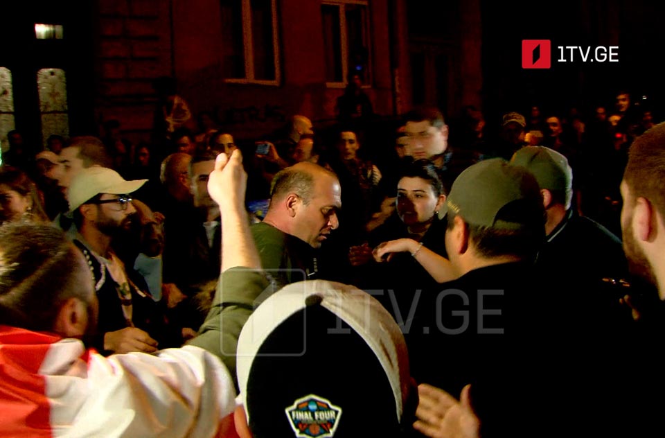 აქციის მონაწილეებსა და მოქალაქეს შორის დაპირისპირება მოხდა