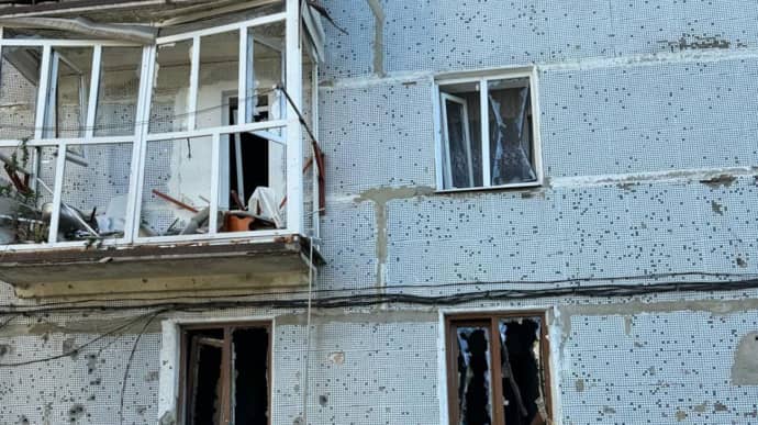 რუსეთის მიერ ხარკოვის რეგიონზე სარაკეტო იერიშის შედეგად, სულ მცირე, ერთი ადამიანი დაიღუპა, დანგრეულია სახლები