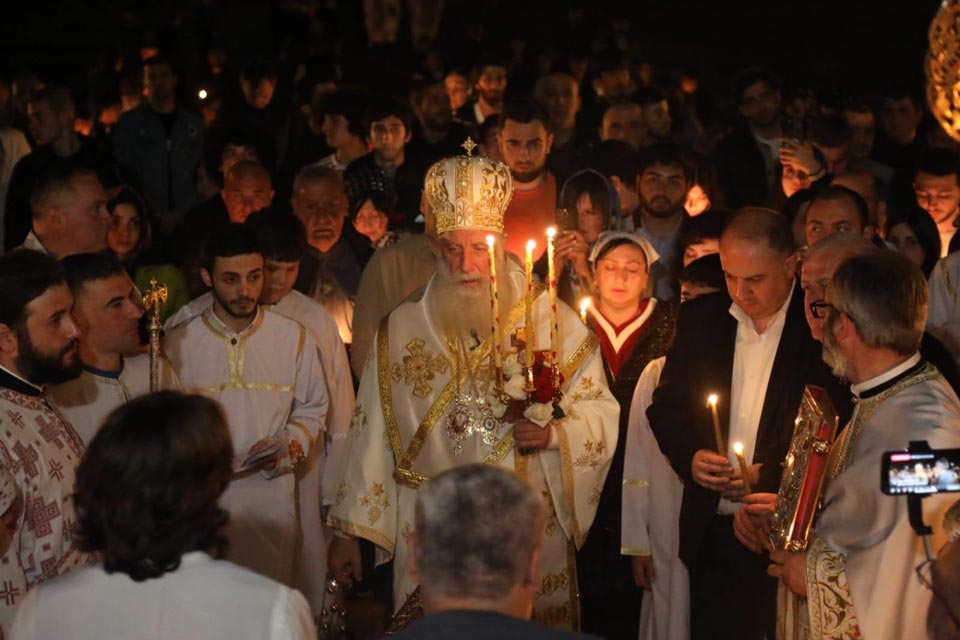 ირაკლი ჩიქოვანი სააღდგომო ლიტურგიას ზუგდიდის ივერიის ყოვლადწმინდა ღვთისმშობლის სახელობის საკათედრო ტაძარში დაესწრო