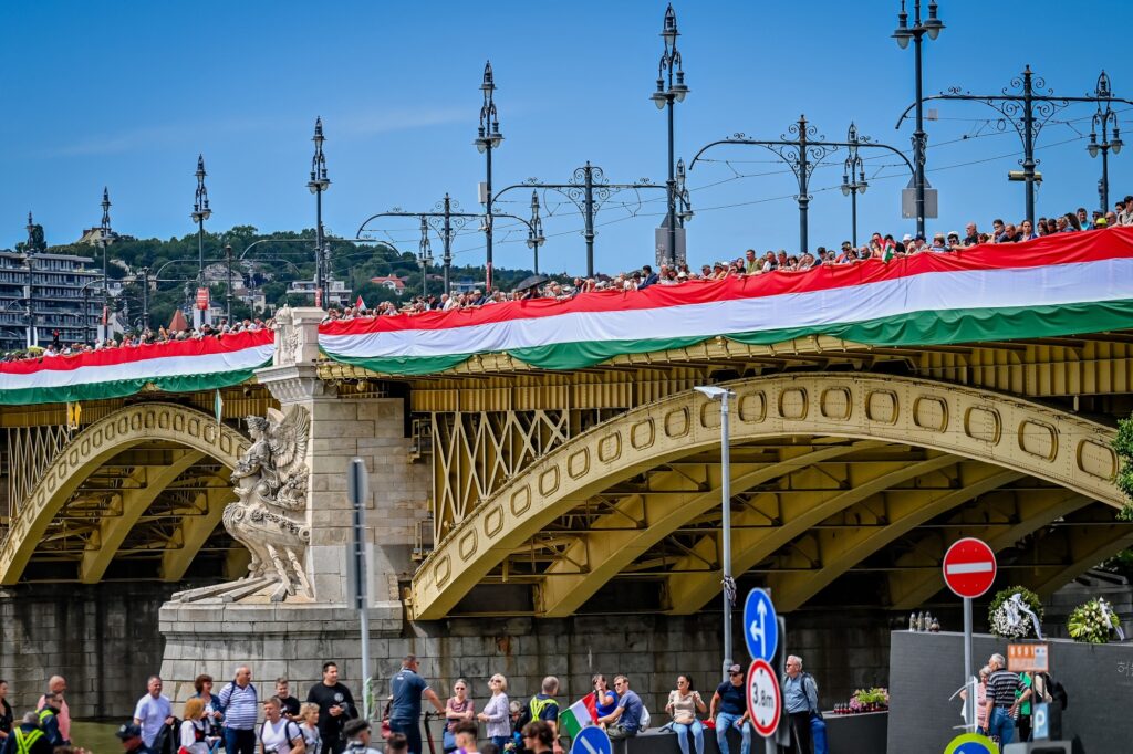 უნგრეთში ვიქტორ ორბანის მხარდამჭერთა აქცია გაიმართა