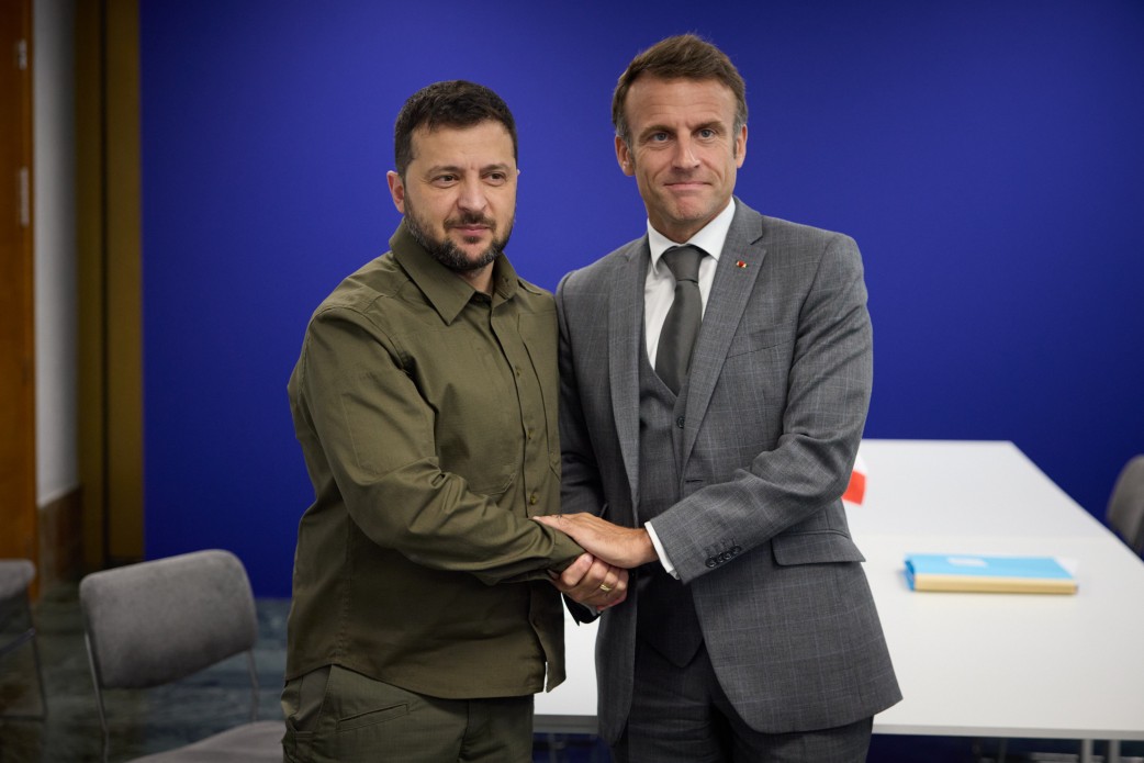 ემანუელ მაკრონმა და ვოლოდიმირ ზელენსკიმ უკრაინის კრიტიკული ინფრასტრუქტურის აღდგენის დაფინანსების შესახებ შეთანხმება გააფორმეს