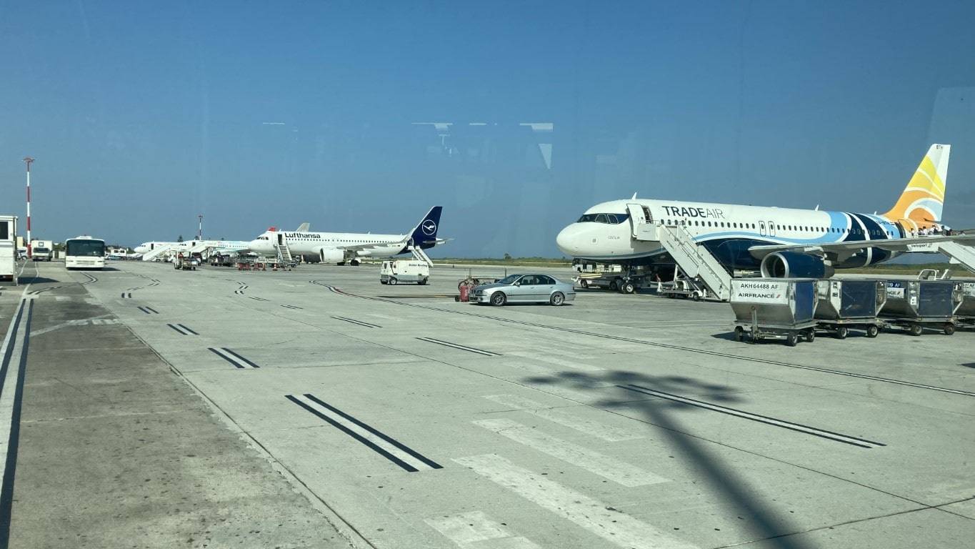 კუნძულ როდოსზე მიწისძვრის გამო ლონდონიდან მიმავალმა თვითმფრინავმა დაშვების ორი მცდელობა განახორციელა