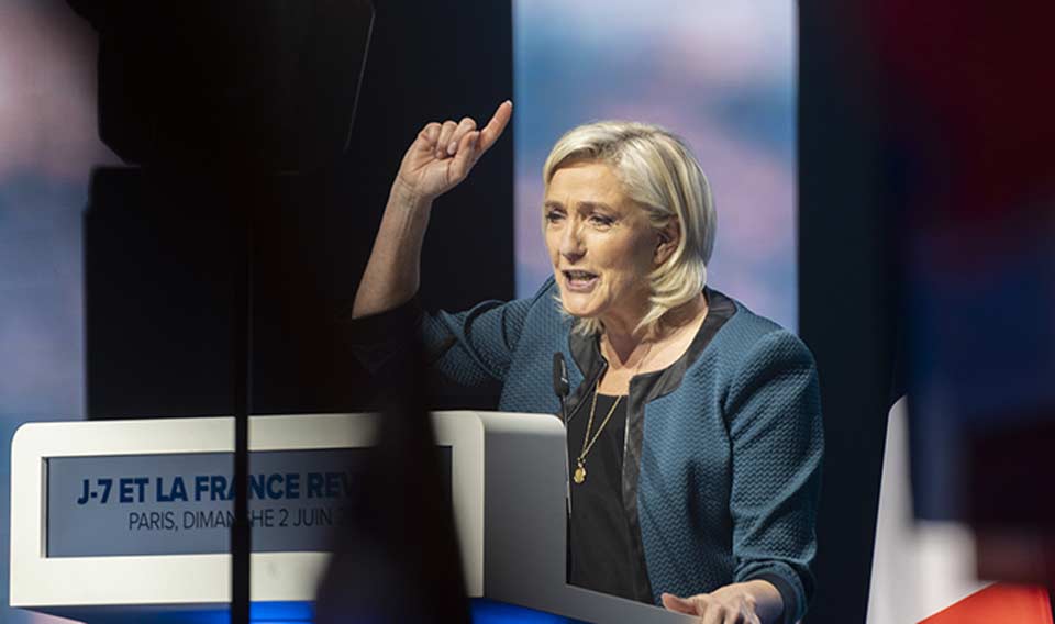 ეგზიტპოლის შედეგების მიხედვით, საფრანგეთის ვადამდელი საპარლამენტო არჩევნების პირველ ტურში მარინ ლე პენის პარტია ლიდერობს
