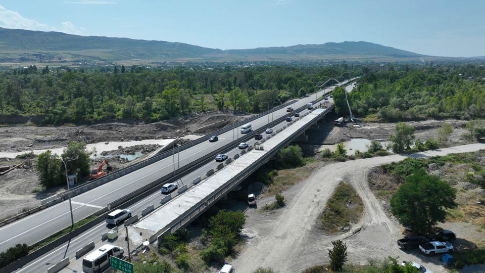 მდინარე ქსანზე, სახიდე გადასასვლელის რეაბილიტაცია დასრულდა და მოძრაობა ორივე ზოლზე აღდგა