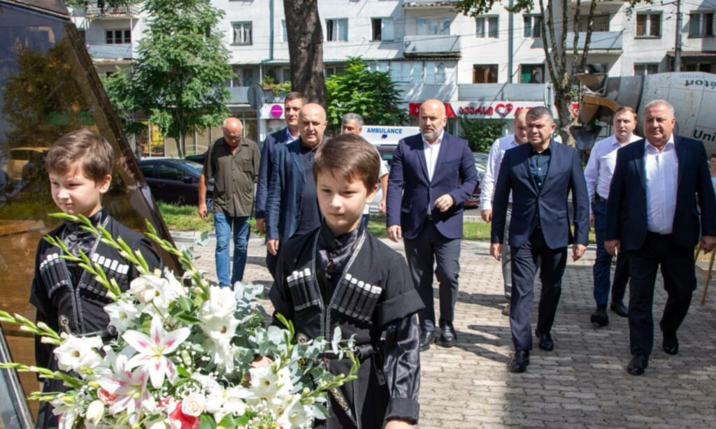 ქუთაისში რუსეთ-საქართველოს ფართომასშტაბიანი სამხედრო ინტერვენციის შედეგად დაღუპულთა ხსოვნას პატივი მიაგეს