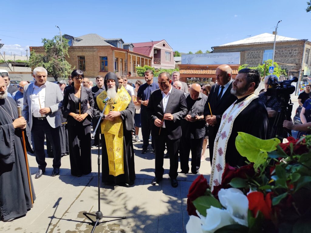 შერიგებისა და სამოქალაქო თანასწორობის საკითხებში სახელმწიფო მინისტრმა 2008 წლის აგვისტოს ომში დაღუპულ გმირთა ხსოვნას პატივი მიაგო