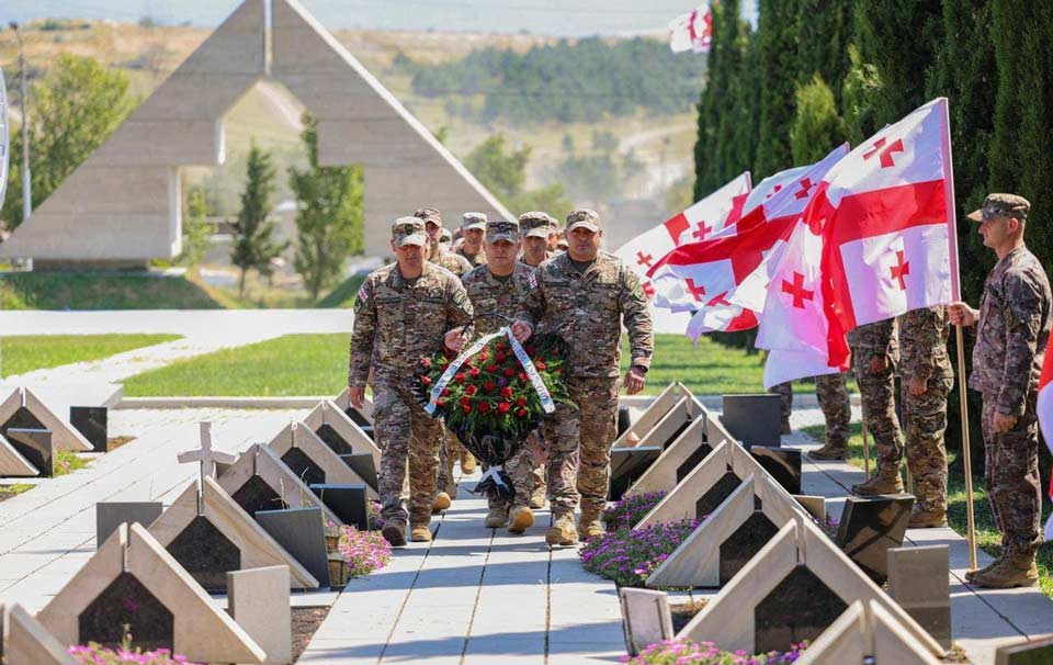 სამხედრო მოსამსახურეებმა გიორგი ანწუხელიძის ხსოვნას პატივი მიაგეს