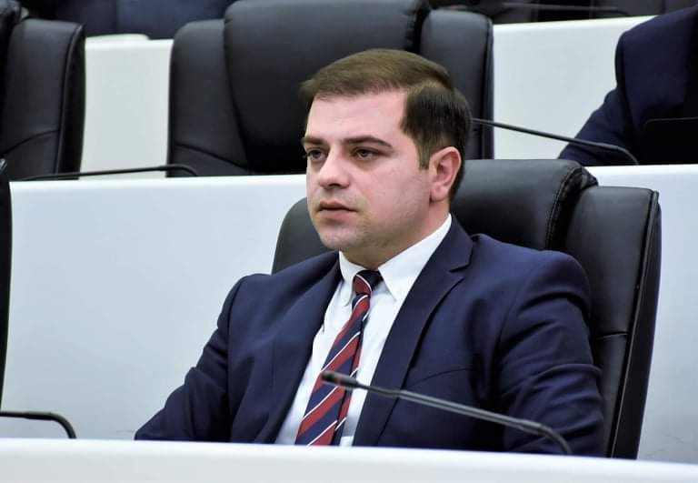 ცოტნე ანანიძე - „ნაცების“ საარჩევნო ნარატივი კოალიციური მთავრობაა, მიშა ერთპიროვნული დიქტატორი იყო, ჟვანია-ბურჯანაძესთან ერთად მოვიდა, ორივე მოიცილა, შანსი თუ მიეცა, იმავეს გააკეთებს