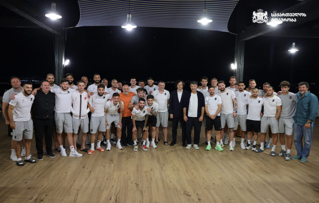 ირაკლი კობახიძე, კახა კალაძესთან ერთად, საქართველოს ეროვნულ ნაკრებს შეხვდა და ერთა ლიგის მატჩების წინ წარმატებები უსურვა