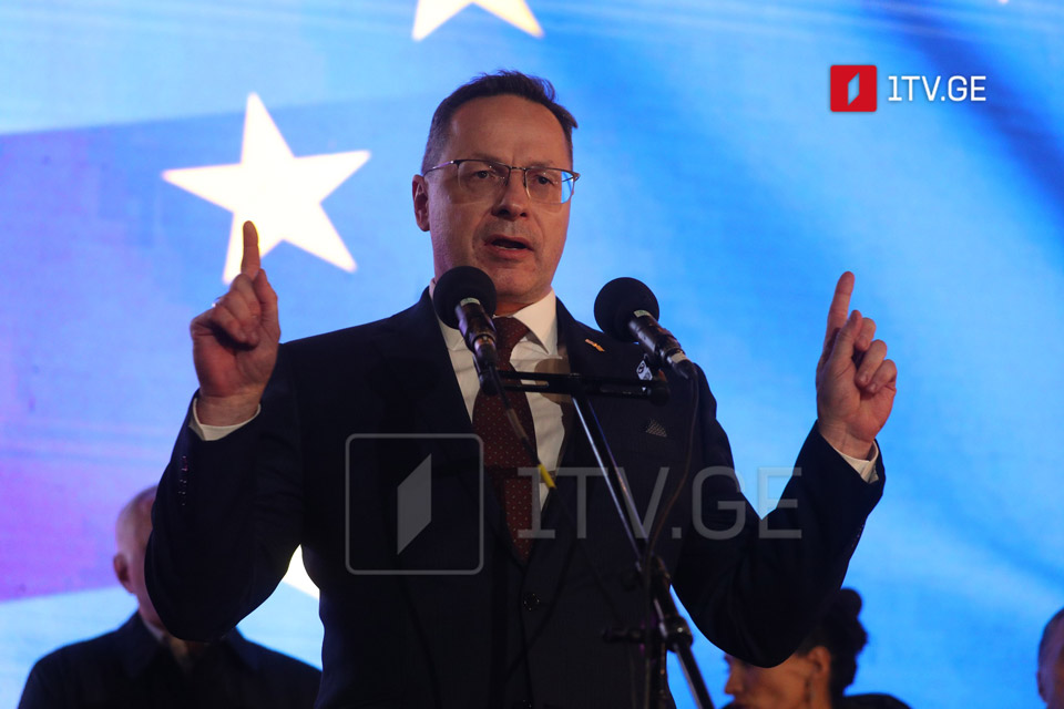 ჟიგიმანტას პავილიონისი - ქართველო ხალხო, თუ დაიცავთ თქვენს თავისუფლებას და ევროპულ არჩევანს, თქვენ გადაარჩენთ ხვალინდელ დღეს ტრანსატლანტიკურ დასავლეთში