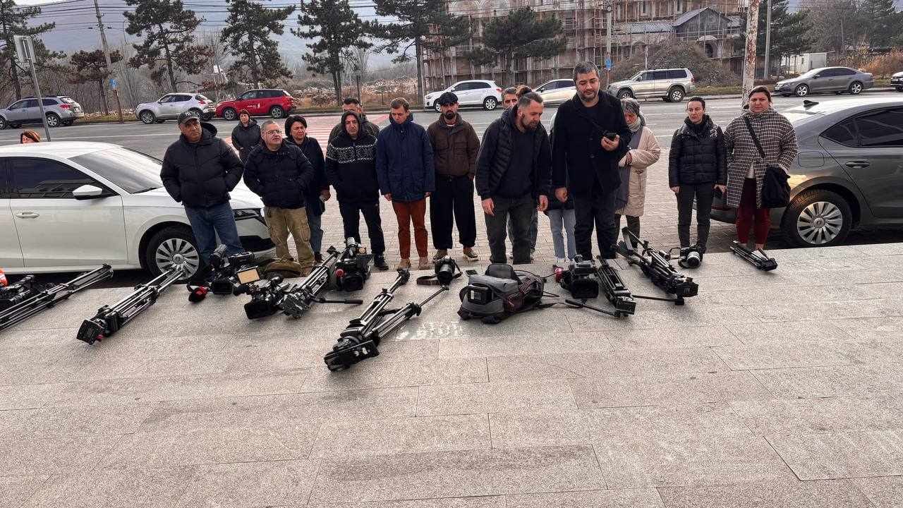 გორში მედიის წარმომადგენლებმა აქცია გამართეს