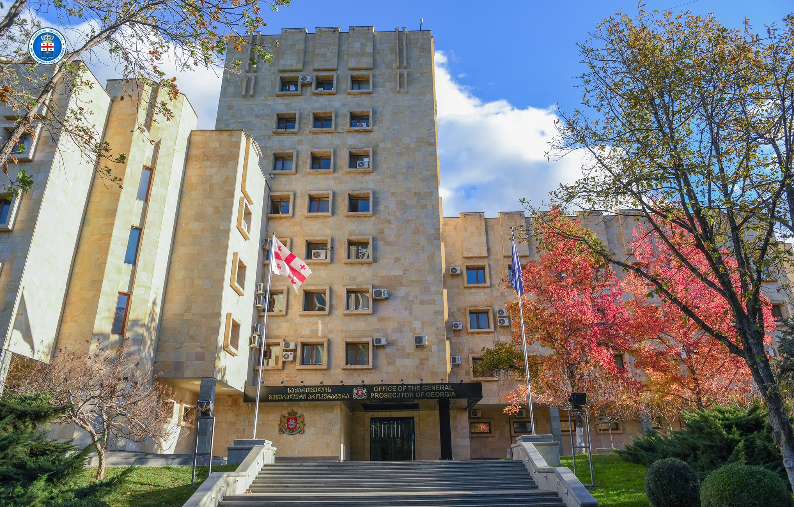 პროკურატურა ბიზნესმენ ლევან ჯანგველაძის მკვლელობაში ბრალდებულ გელა უძილაურისთვის უვადო პატიმრობის შეფარდებასთან დაკავშირებით ოფიციალურ ინფორმაციას ავრცელებს