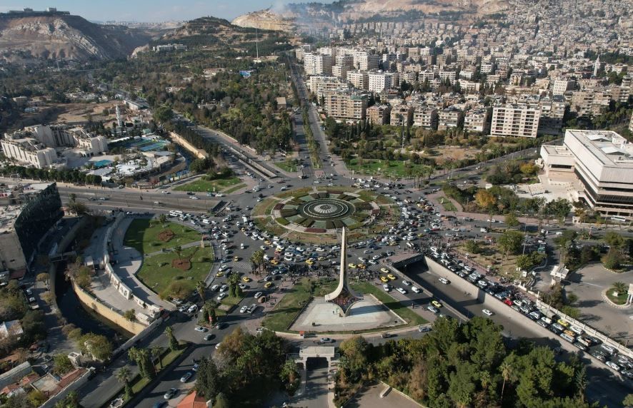„როიტერი“ - სირიის ახალმა მთავრობამ ბიზნესმენებს განუცხადა, რომ თავისუფალი ვაჭრობის მოდელს მიიღებენ და ქვეყნის გლობალურ ეკონომიკაში ინტეგრაციაზე იზრუნებენ