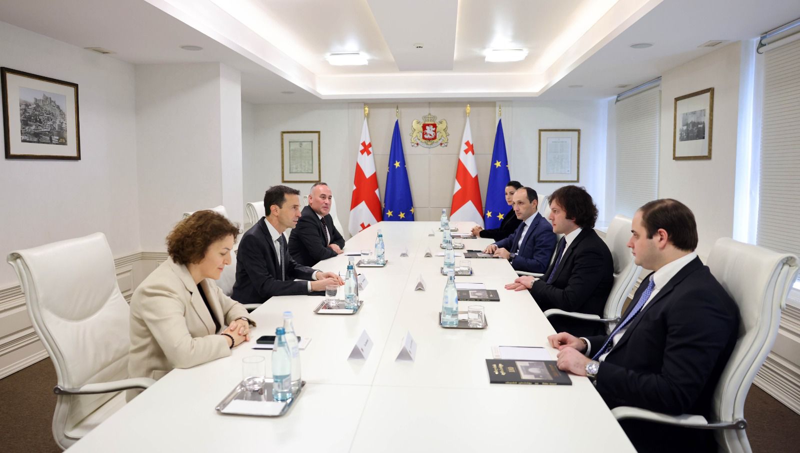 ირაკლი კობახიძე თბილისისა და ბათუმის აეროპორტების მმართველი კომპანიის მენეჯმენტს შეხვდა