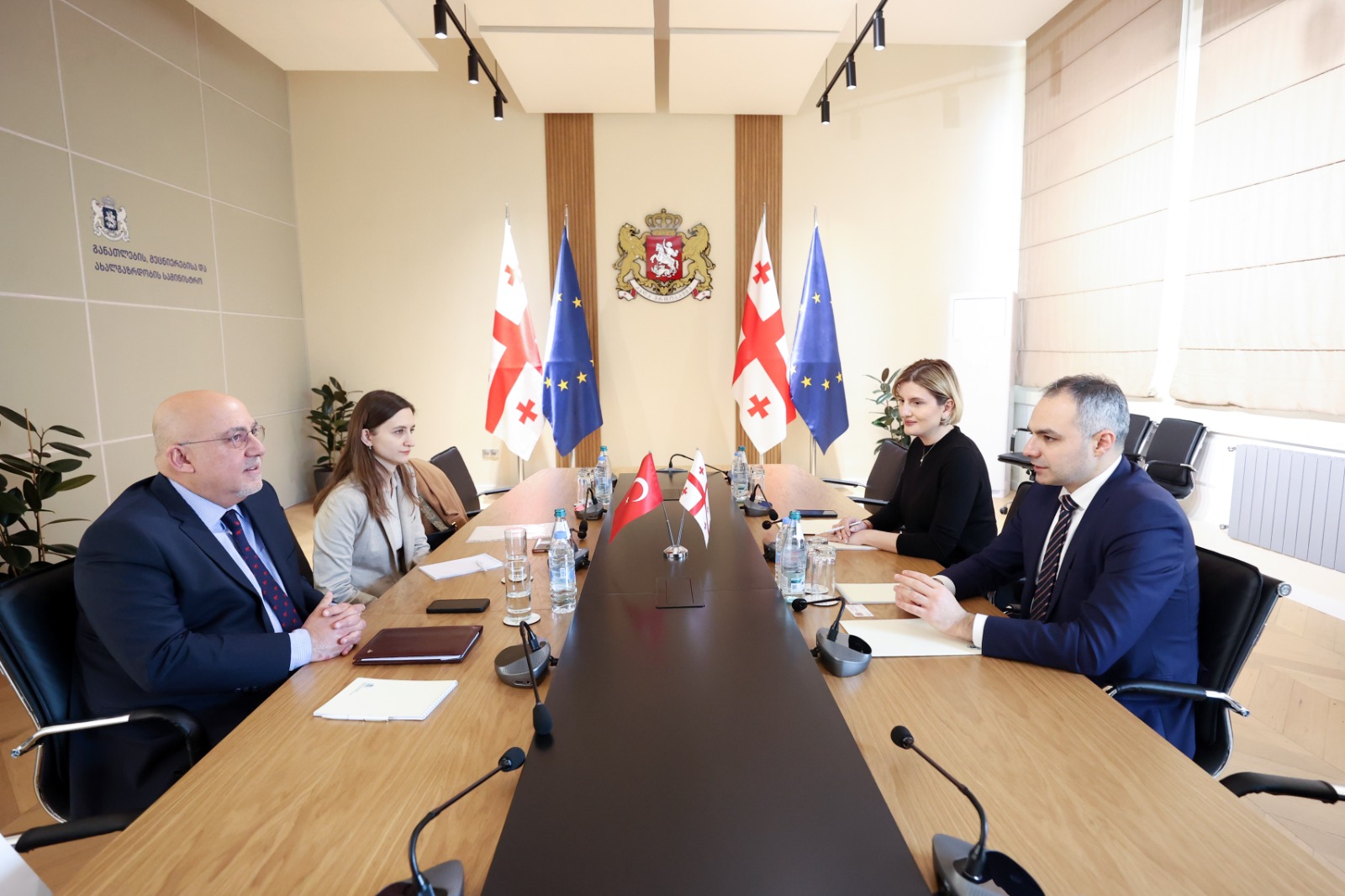 ალექსანდრე წულაძემ საქართველოში თურქეთის ელჩთან განათლებისა და ახალგაზრდობის სფეროებში თანამშრომლობის გაღრმავების საკითხები განიხილა